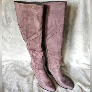 Journee Collection Kyllie Mauve Suede Wide Calf Block Heel Boots Size 8.5 NWOB